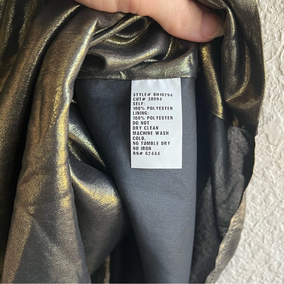 💙 3/$20 Artelier Nicole Miller Gold & Black Halter Top - Size P Extra Small - Picture 13 of 14